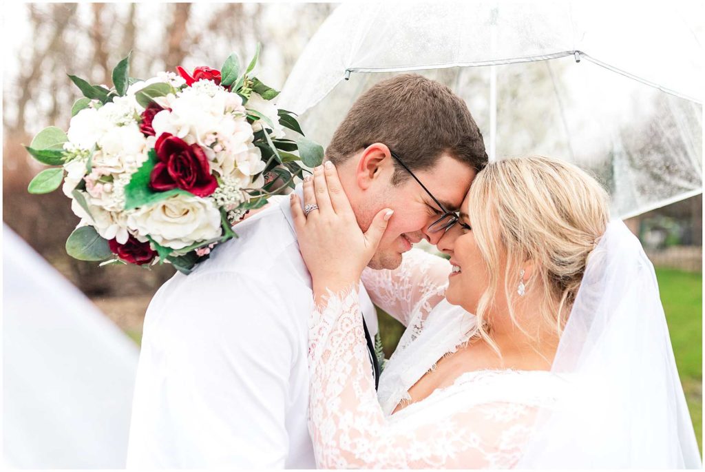 Tinley Park Wedding Pictures in the rain-Illinois Wedding Photographer
